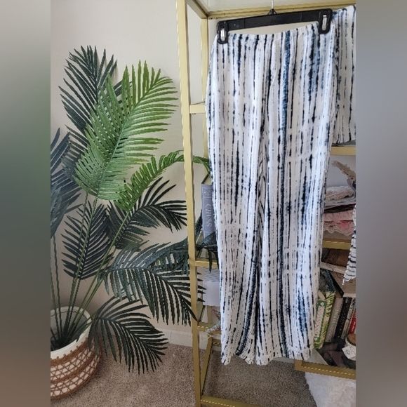 Vestique Tie Dye Matching Set Top Size Medium and Pants Size Large - Picture 5 of 8